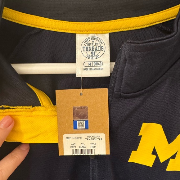 Rivalry Threads Michigan Quarter-Zip Pullover - Picture 3 of 4